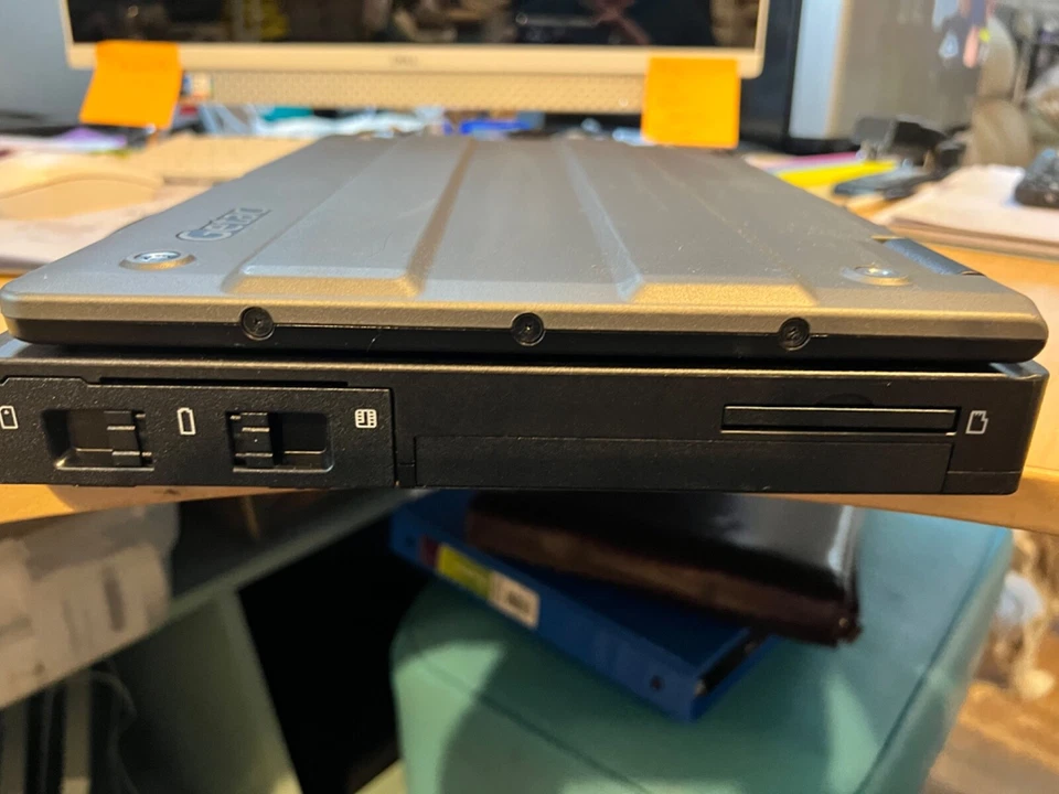 14" GETAC S400G3 Rugged Laptop I5 includes HD & caddy NO OS & NO HANDLE - Image 4 of 4