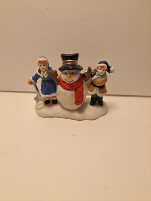 O'Well Christmas Figurine Two Children Building A Snowman Snow Holiday