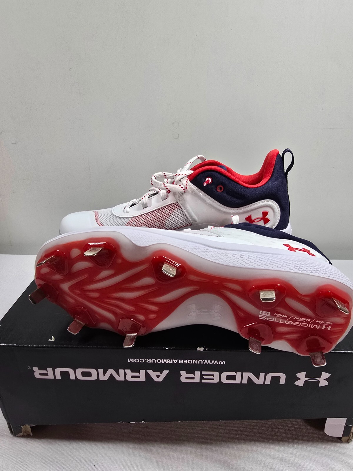 Women’s Under Armour Glyde USA Softball Metal Cleats Size 7 3025104-100 New