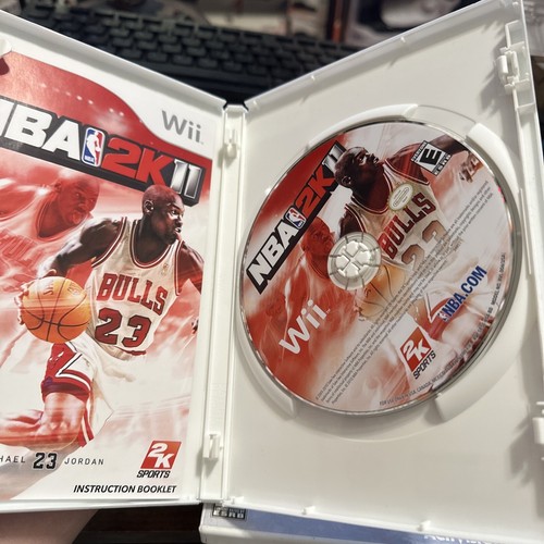 5 Total Skylanders X 3, 30 Winter Fun & NBA 2K11 Jordan Wii Game, Case & Manual! - Picture 3 of 17