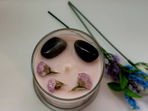 Elegant Diva Natural Soy Wax Candle Highly Scented with Labradorite Crystals - Picture 5 of 8