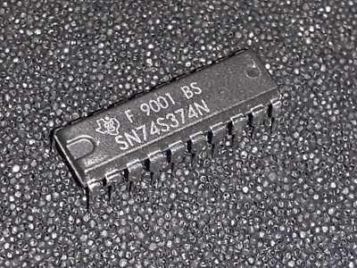 5pcs SN74S374N octal edge-triggered  D-type FF DIP20