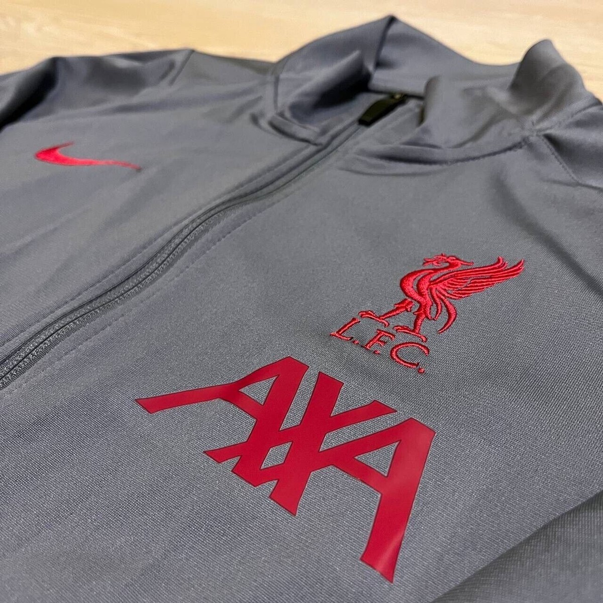 LIVERPOOL NIKE 2021/2022 FOOTBALL TRAINING TRACK JACKET SIZE “M