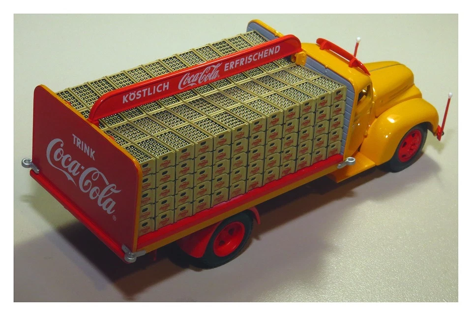 MINICHAMPS 1:43  FORD FK 3500 COCA COLA - Immagine 2 di 3