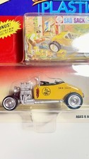 Johnny Lightning 1927 Ford Model T Roadster Classic Plastic Diecast 164