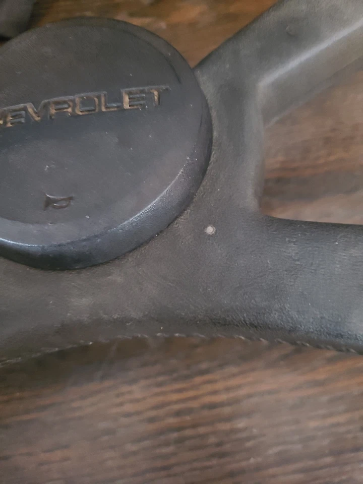 Chevrolet C1500 1988-1994 (Suburban) volante (C2500 C3500) OEM Foto 3 de 4