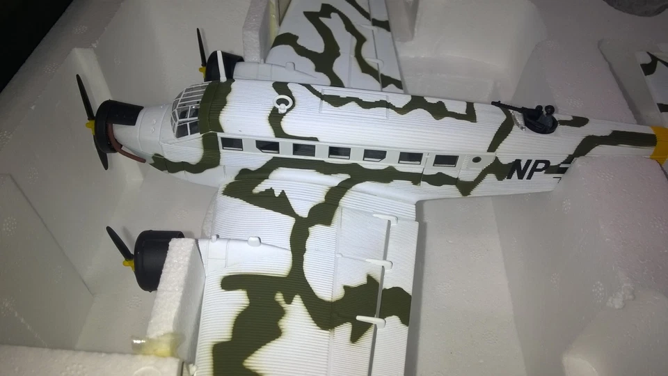 Corgi JU-52/3  WWII German  Transport  Plane  Eastern Front 1941  1/72   AA36904 - Image 4 of 4