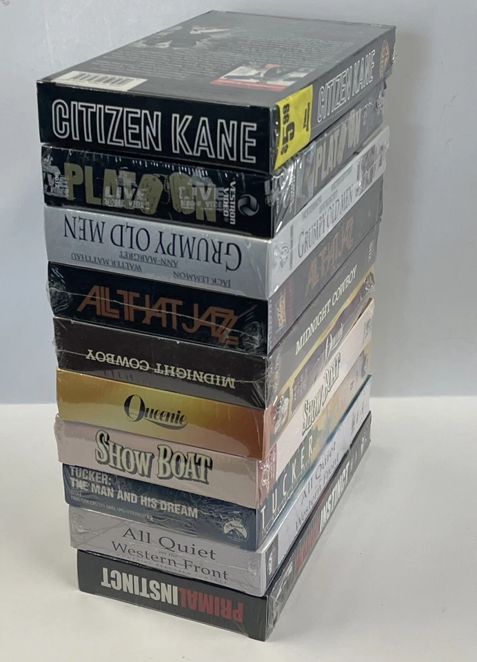 Lot of 10 SEALED VHS Movies - Drama- Exploitation/ Crime/War/Comedy NEW! Foto 4 de 4