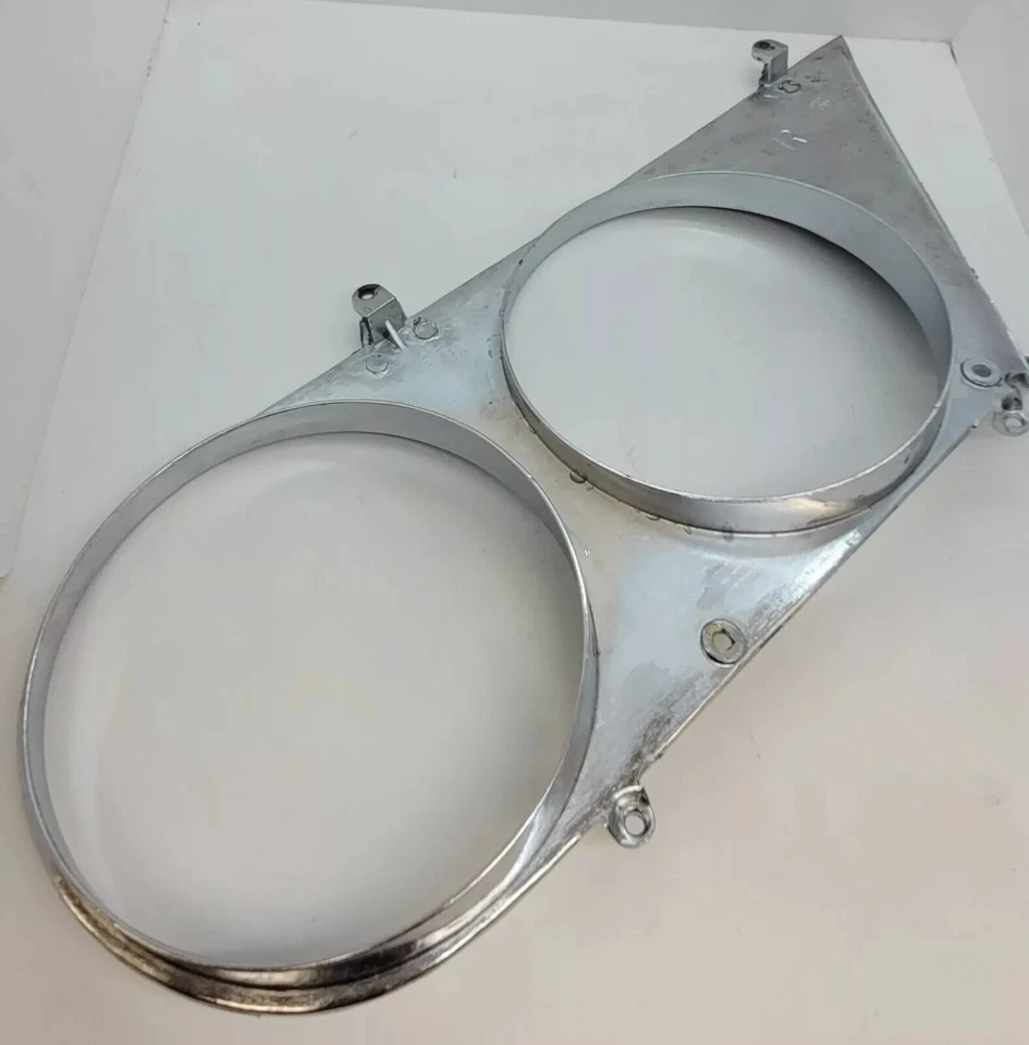 Chrysler New Yorker 1964 faro lateral derecho bisel cubierta embellecedor 2417272 nuevo en stock Foto 4 de 4