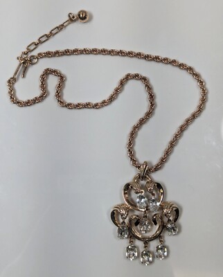 VINTAGE SIGNED TRIFARI GOLD TONE NECKLACE PENDANT WITH CRYSTALS (L213)