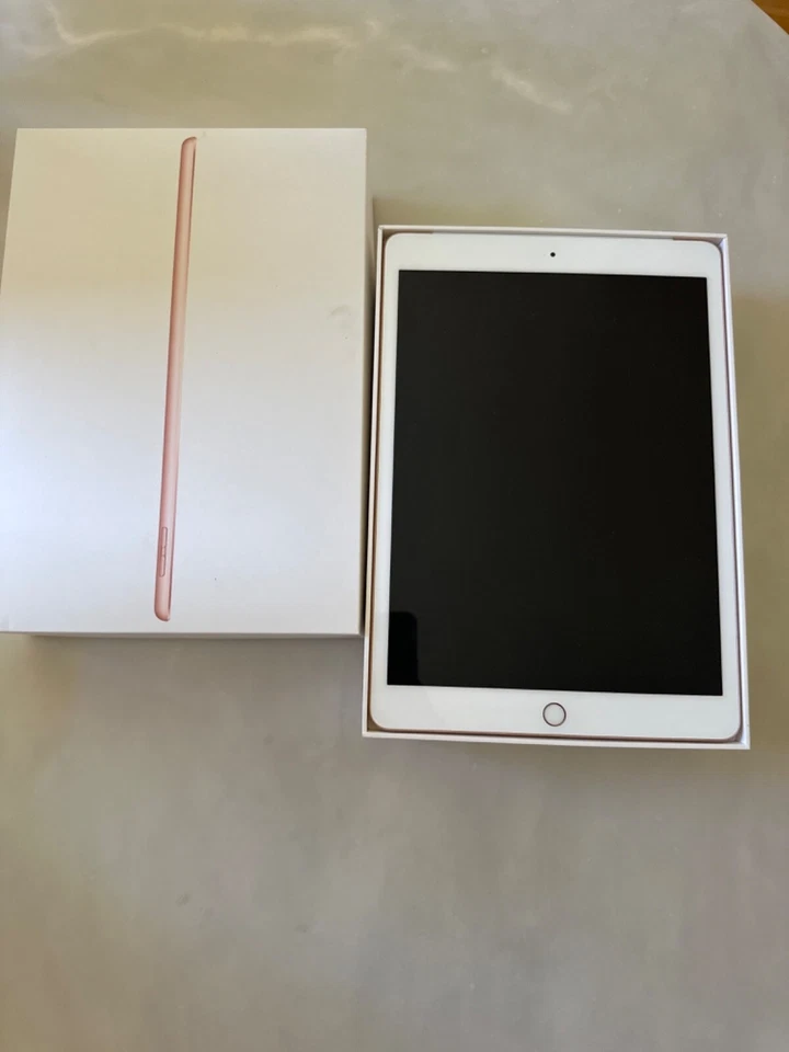 Apple iPad 7 generazione Wi-Fi, rosa , 32 GB con cover e vetrino - Immagine 2 di 4
