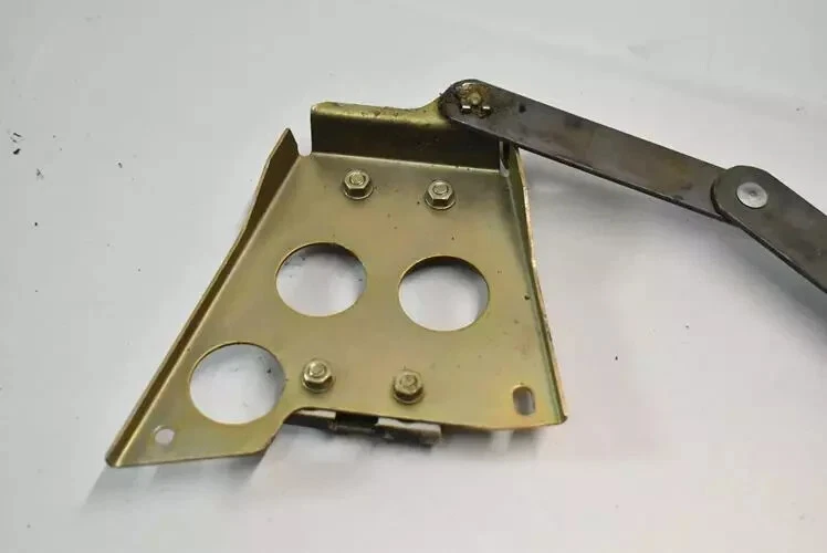 73-81 Mercedes R107 450SLC Coupe Regulador de Janela Traseiro Lateral Esquerdo Quarto Fabricante de Equipamento Original - Imagem 3 de 4