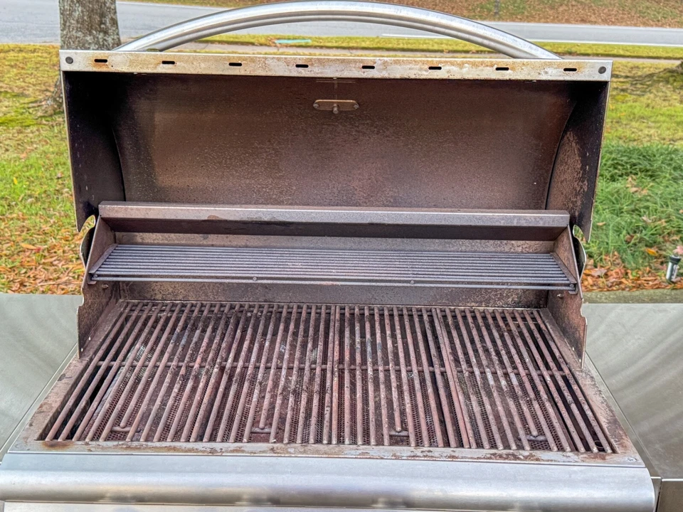 Blaze Prelude LBM 32-inch Freestanding Outdoor Stainless Steel Kitchen BBQ Grill - Image 3 of 4