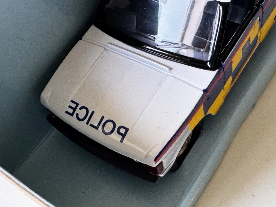 Range Rover "Metropolitan Police"  - NEU/OVP - Corgi Nr. 57601 - Bild 4 von 4