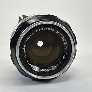 Objectif Nikon Nikkor-S Auto 1:1.4 F=5.8cm – Japon – Filtre UV Inclus – Occasion
