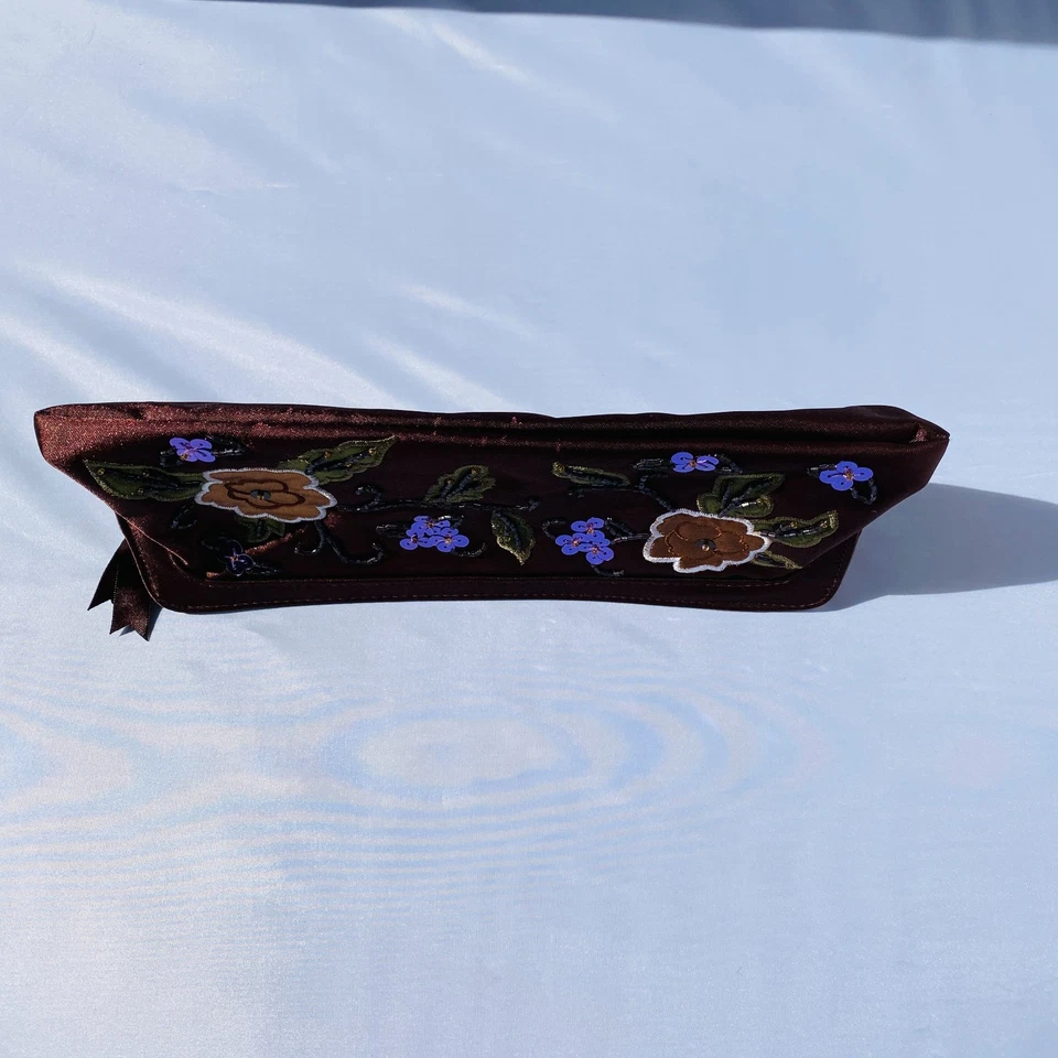 复古棕色花卉刺绣手拿包缎面风格晚装包拉链 — 第 4/4 张图片