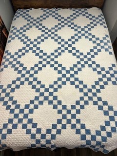 #711 Vintage Handmade 1910's Blue Irish Chain Quilt 65" x 80" Made in USA
