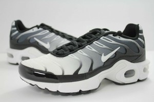 all black nike air max plus grade school