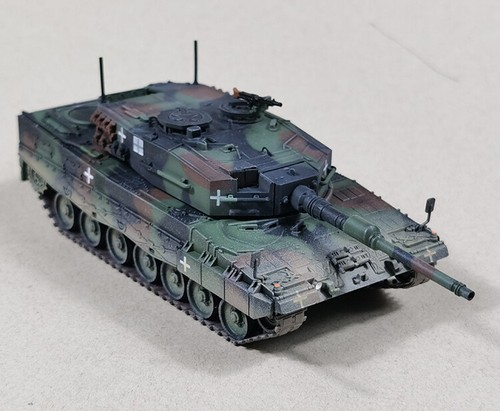 Panzerkampf 1/72 Ukraine Leopard 2A4 Main Battle Tank NATO Tricolor Alloy Model - Picture 5 of 17