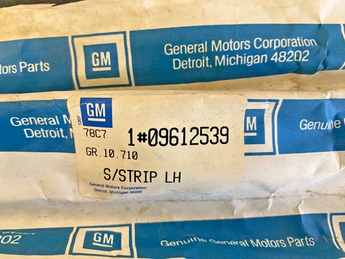 NOS GM 9612539 LH DOOR WEATHERSTIP BELT 1970-81 CAMARO FIREBIRD WITH BEAD F BODY