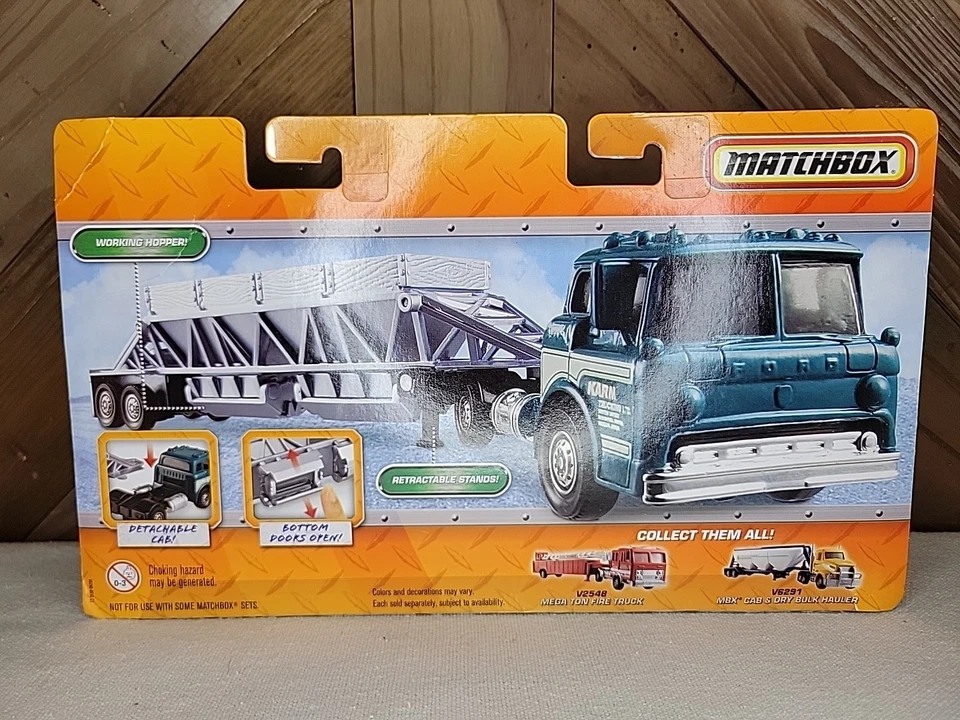 Matchbox Super Convoy Ford C-900 With Hopper Trailer. Benefits Rescue Animals - Image 2 of 4