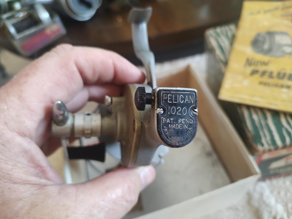 Vintage Pflueger Pelican 1020 Left Handed Spinning Reel U.s.a Vintage Pflueger Pelican 1020 Left Handed Spinning Reel U.s.a