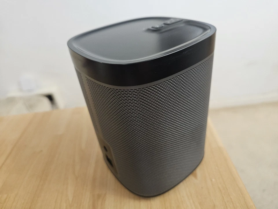 Sonos Play:1 Compact Wireless Smart Speaker - Black (boxed) - Image 3 of 4