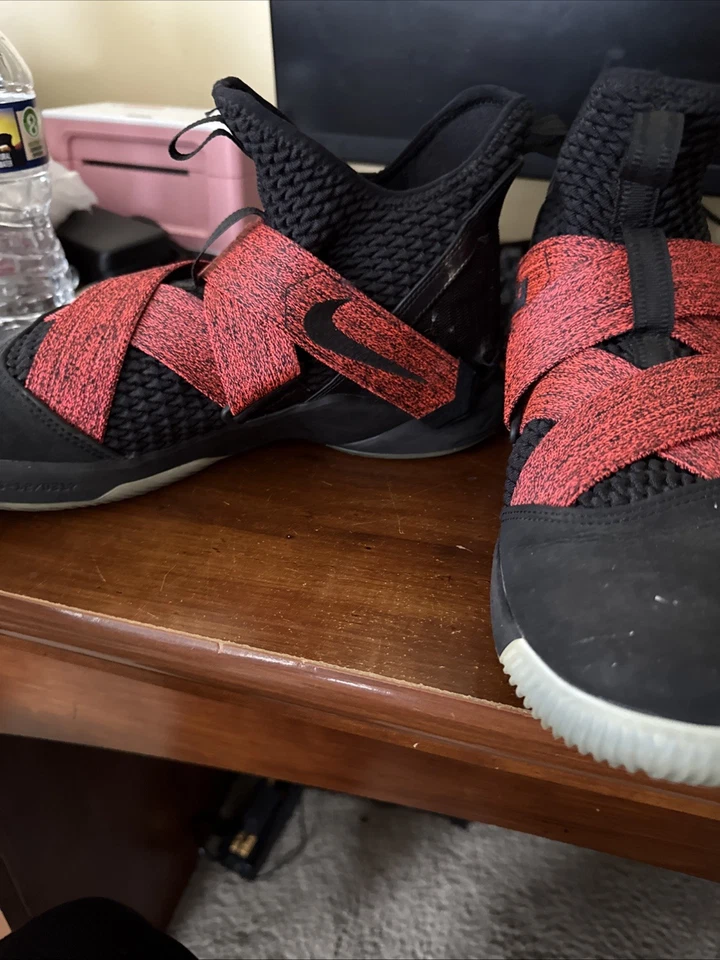 Nike LeBron Soldier 13 SFG TB Pull For Lockdown Negro/Blanco Hombres Talla US 10 Foto 4 de 4