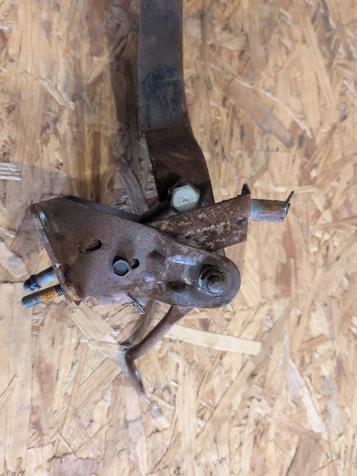 1965 Chrysler Newport Brake Pedal Assembly - Image 4 of 4