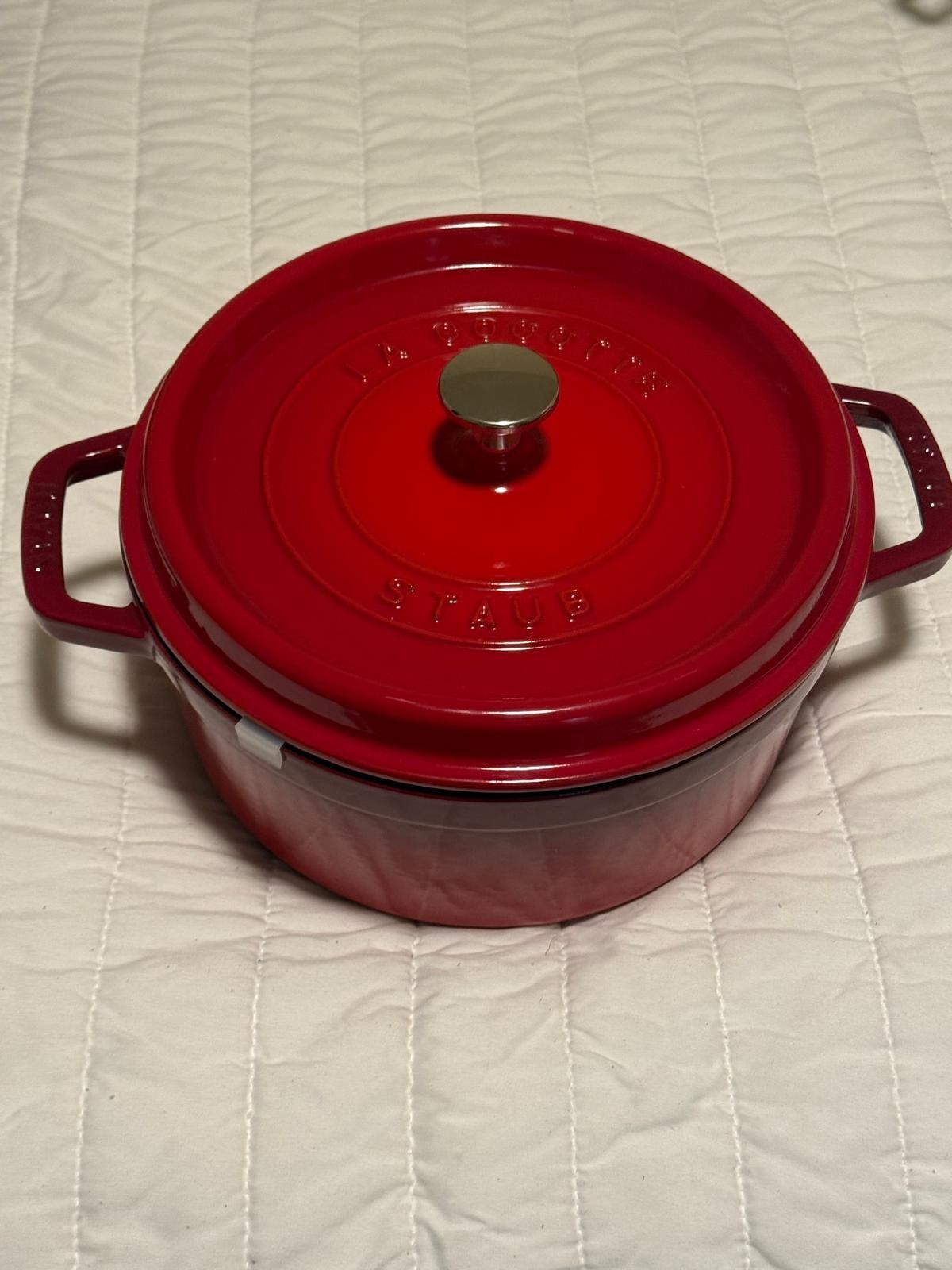 Staub Cast Iron 4 qt, Round, Dutch Oven, Cherry-Authentic