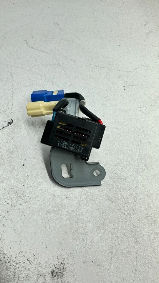 2017 TOYOTA PRIUS PRIME РАДИО АНТЕННА СИГНАЛ ШУМ ФИЛЬТР МОДУЛЬ OEM 863B047030 - Изображение 3 из 4