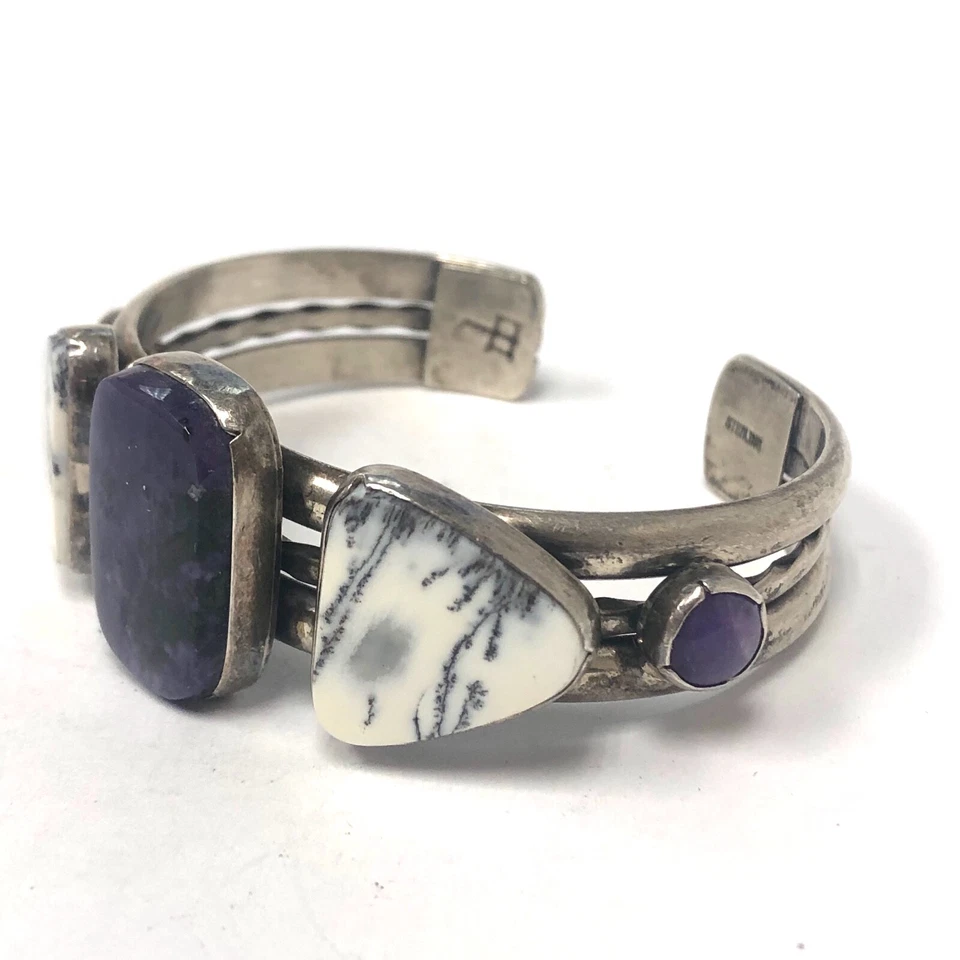 Brazalete hecho a mano de 5 piedras Sugilite y magnasita blanca Foto 3 de 4