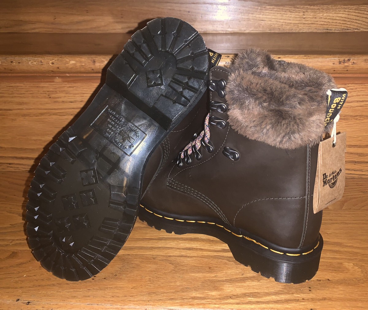 【Dr. Martens】1460SERENA COLLAR FAUXFUR LINED LACE UP BOOTS Amazon.com | Dr. Martens Women's 1460 Serena Faux Fur Lined
