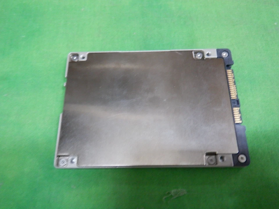 SEAGATE ST800FM0183 800GB 2.5 SAS 12Gbps 1200.2 SSD 1NT2K2-004  90% LIFE LEFT - Image 3 of 3