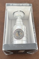Chicago Blackhawks 2010 Replica Stanley Cup Trophy NHL Hockey Collectible