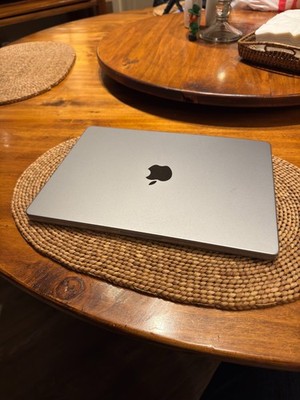 2021 14  MacBook Pro   M1 Pro, 16GB RAM, 512GB SSD, Space Gray