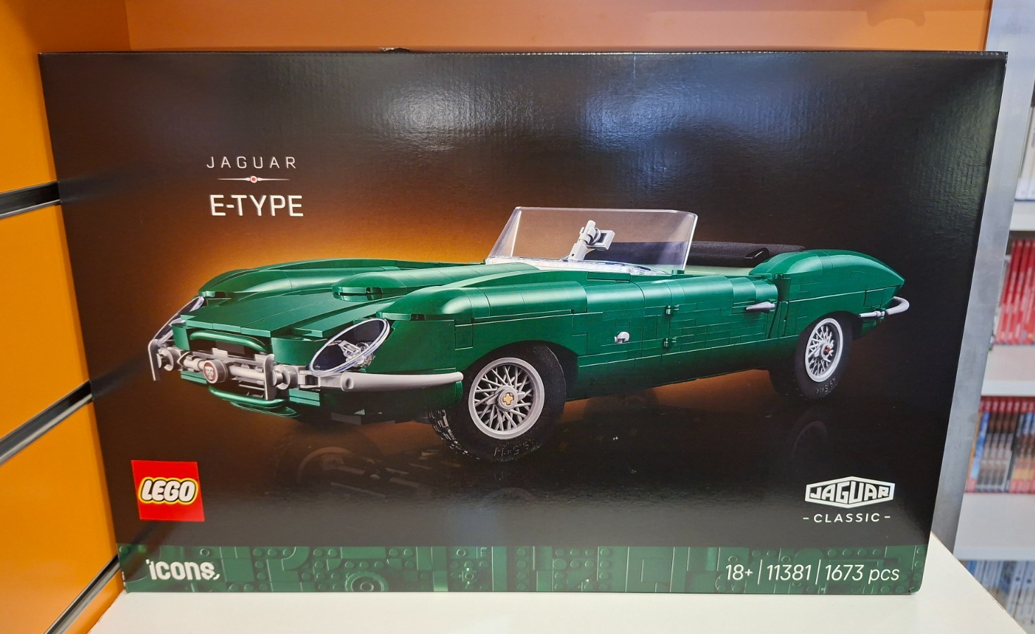Lego Icons Verde 6588531 Lego® Icons™ Jaguar E-Type; Kit Di Montaggio Per Adulti Con Auto Sportiva Classica, Motore, Cabina Di Pilotaggio E Accessori; Decorazione Spettacolare - Immagine 5