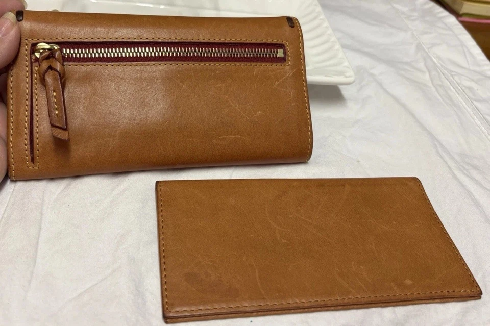 Cartera sin asas Dooney Bourke de cuero florentino marrón natural DB-01 Foto 4 de 4