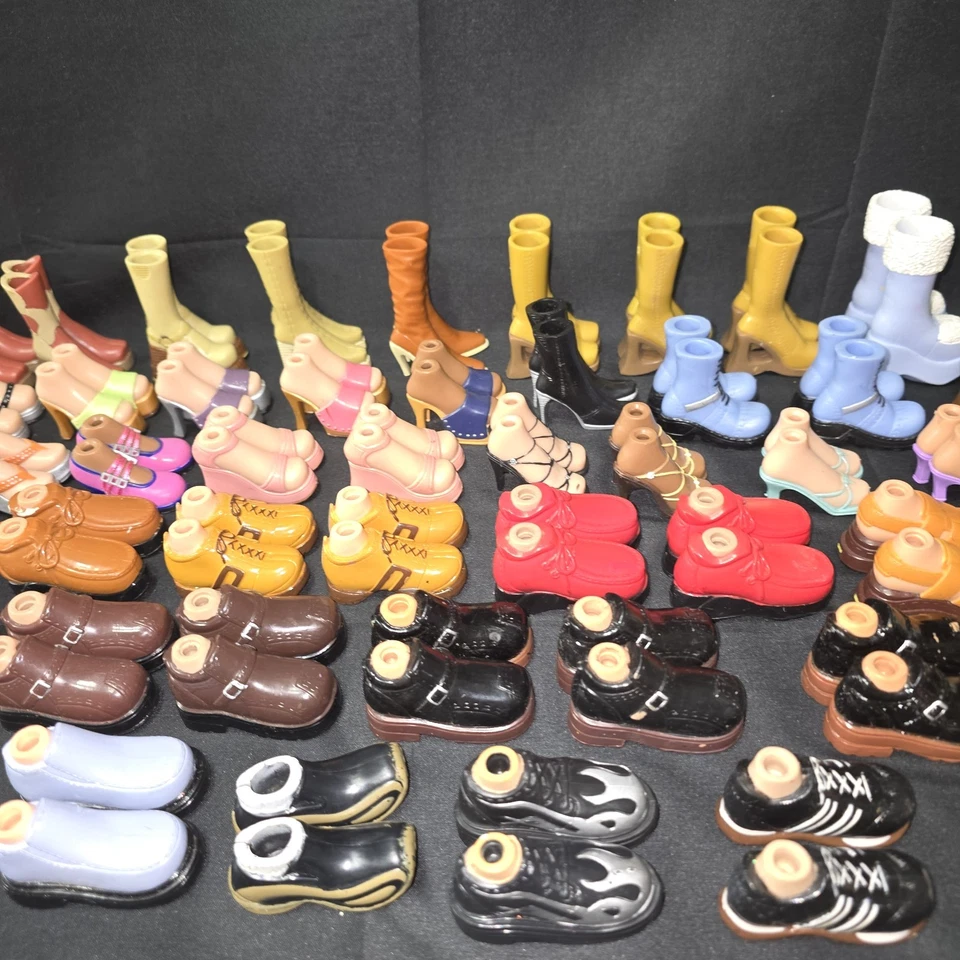 BRATZ 2000'S SHOE LOT OF 64 PAIRS + 13 Singles - Image 3 of 4