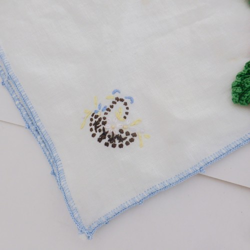 Vintage Set Embroidered pillowcases, napkins, handkerchief , crochet pink doilie - Picture 7 of 12
