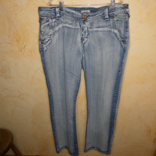 Ladies Levi Jeans 513 18M JR | eBay