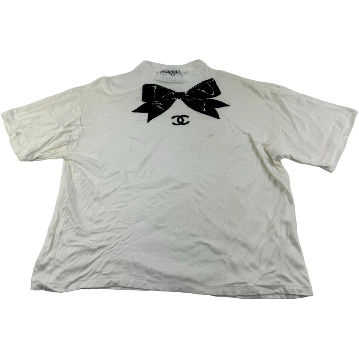 Chanel Boutique White Graphic T-Shirt Size Large - Classic Chanel Boutique White Graphic T-Shirt Size Large - Classic