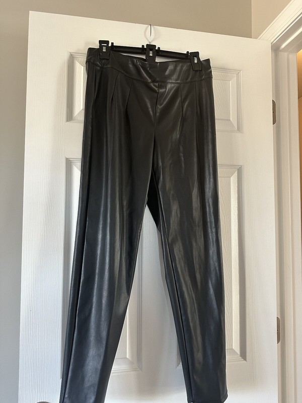 Women’s black Pleather pants Small