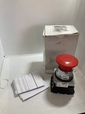 SIEMENS 52PR8W2G PUSHBUTTON TWIST RELEASE 2 POS RED MUSHROOM 2NC NIB