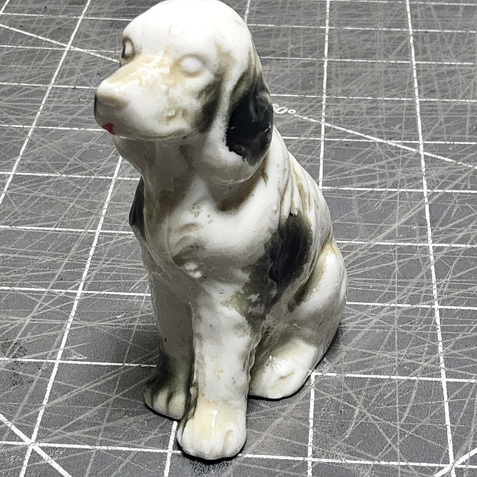 Vintage 3x4x2 porcelain hound beagle dog figurine white black faded colors japan