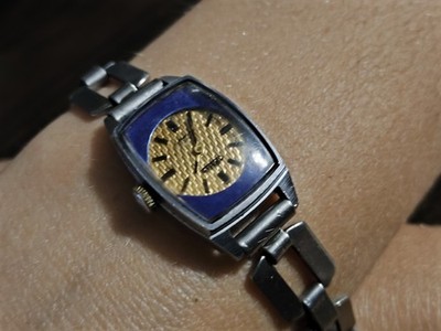 Vintage-Armbanduhr für Damen von Cornavin Sehr seltene sowjetische Uhr mit UdSSR