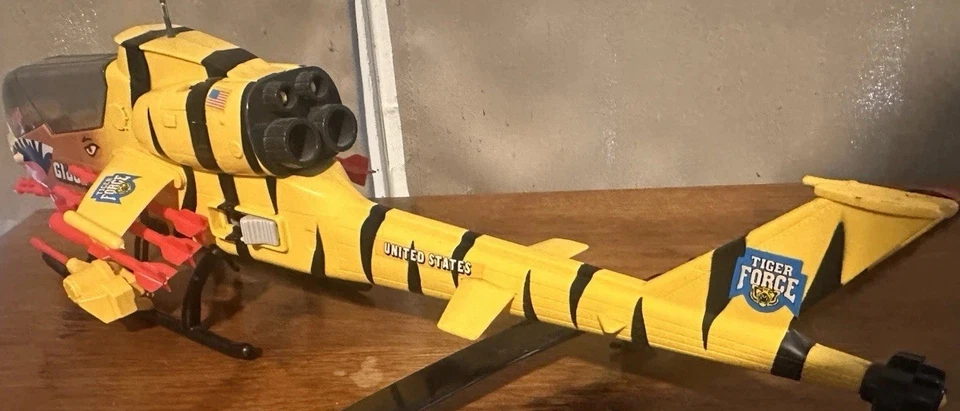 Helicóptero GIJOE Tiger Fly 88’. Asientos completos menos 1 misil, piloto, cabina. Foto 3 de 4