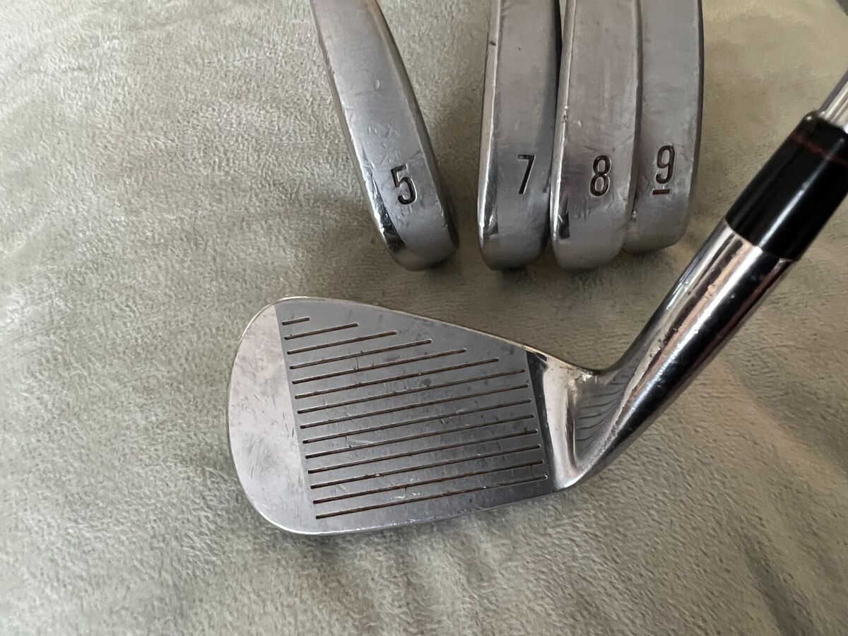 Nike Victory Red Forged Split Cavity Back Iron Set Golf Club Nike Victory Red Forged Split Cavity Back Iron Set Golf Club