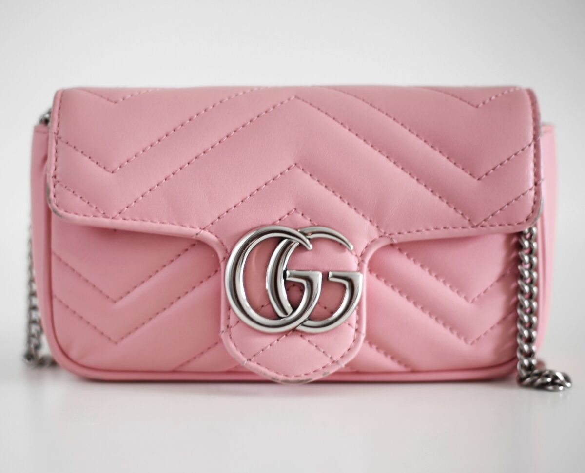 Gucci GG Marmont Super Mini Crossbody Bag/Wallet on Chain Gucci GG Marmont Super Mini Crossbody Bag/Wallet on Chain