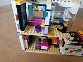 LEGO FRIENDS: Livi's Pop Star House (41135) 95% COMPLETE + Manuals, 